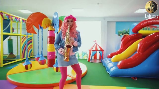 Aqua- Barbie Girl cover Ladynsax смотреть онлайн