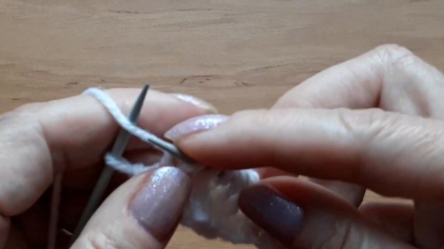 Лёгкий узор спицами для детской кофточки, свитера , пуловера, платья. смотреть онлайн