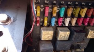 Замена предохранителя Niva Chevrolet.mp4