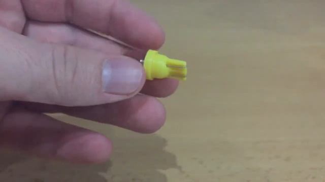 LED 10mm patice T10, W5W - Žlutá смотреть онлайн