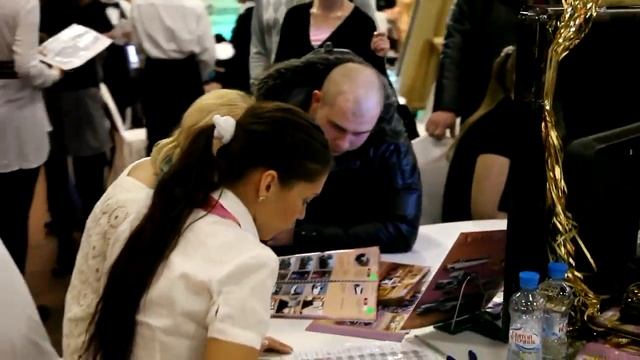 В центре свадебных скидок XI. Февраль 2012. смотреть онлайн