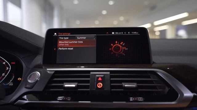 Resetting Your Tire Pressure Light (TPMS) | How-To | BMW Northwest смотреть онлайн