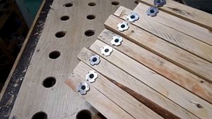 Супер удобная инструментальная полка своими руками  Как сделать полку для хранения инструмента.