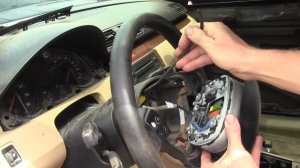 Volkswagen Passat В6  Airbag подушка безопасности руля . Как снять ?