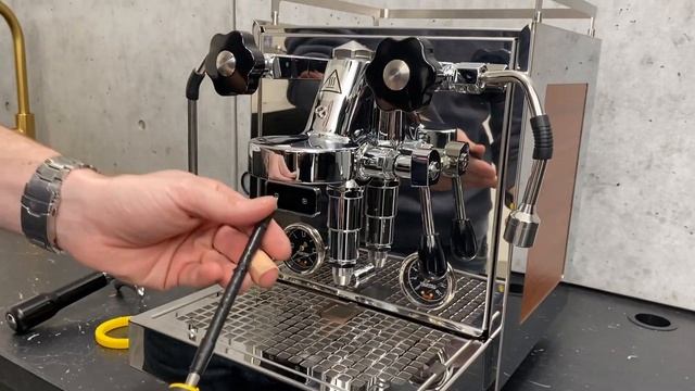Portafilter Misalignment: Causes and Solutions смотреть онлайн