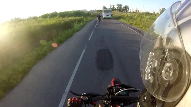 Эпичный обгон автобуса /MotoBro/