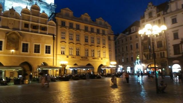 Ночная жизнь.Чехия Прага|Староместская площадь, Тынский храм смотреть онлайн