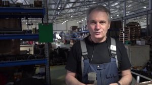 Хоббийный Токарный станок WM210V400. Подрезаю шлиф камень на токарном.