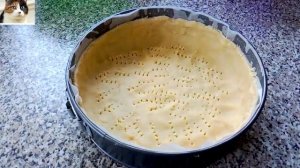 Клубничный пирог из замороженной клубники с меренгой