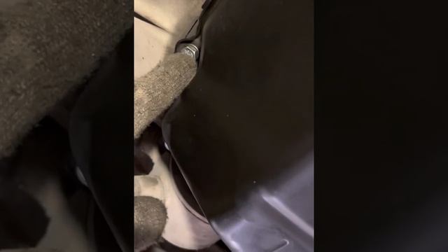 Тойота Тундра,замена масла в Акпп смотреть онлайн