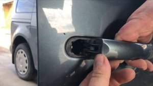 Volkswagen Caddy.Снятие, регулировка ручки открывания двери.mp4