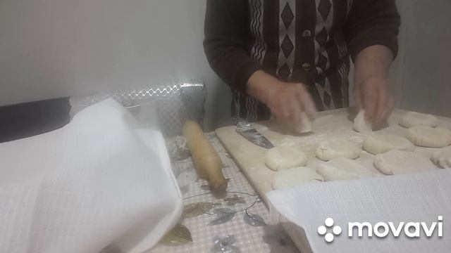 Чебуреки.Их любят почти все. смотреть онлайн