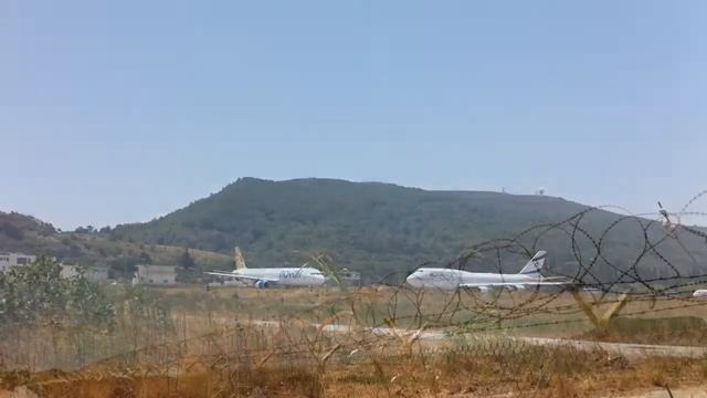 Traffic at Diagoras Airport | Rhodes, Greece смотреть онлайн