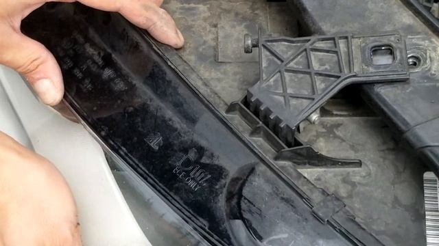 2009 Audi A4 Quattro Lowbeam Lightbulb warning Troubleshoot part 1 смотреть онлайн