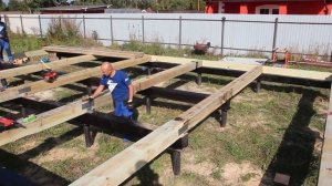 2.2. Строим каркасный дом. Обвязка винтовых свай брусом (не стандартный вариант) Строй и Живи