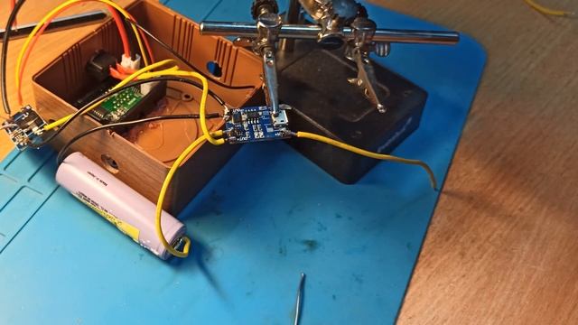 DIY Autonomic adjustable power supply and voltmeter. смотреть онлайн