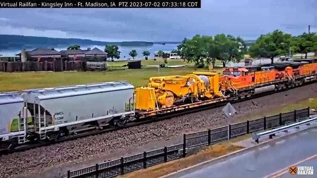 ANOTHER CAR GETS CRUNCHED IN LA GRANGE! MANY FALLEN FLAGS, CSX SEABOARD ENGINE, SKIES MUSIC 7/2&3/2 смотреть онлайн