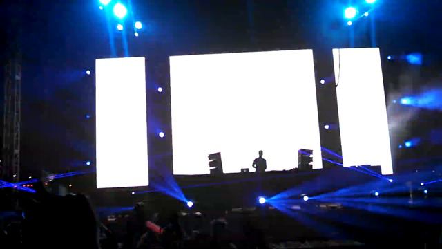 (HD) Zedd @ HARD Summer 2013 - Greyhound (Swedish House Mafia) смотреть онлайн
