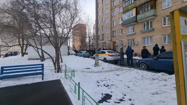 ВОТ ЛЮДИ ГДЕ ДЕЛАЮТ НАМАЗ смотреть онлайн