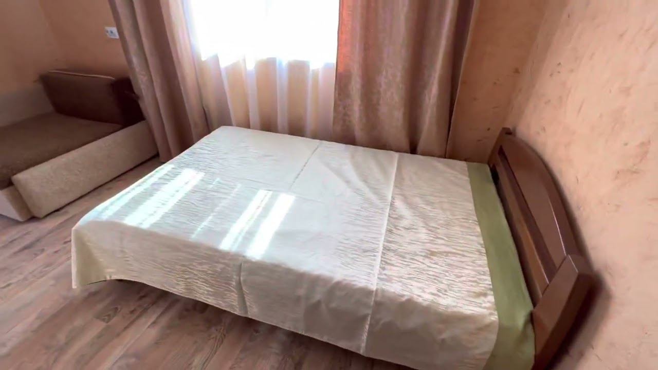 Двухкомнатный номер в центральной части Евпатории смотреть онлайн