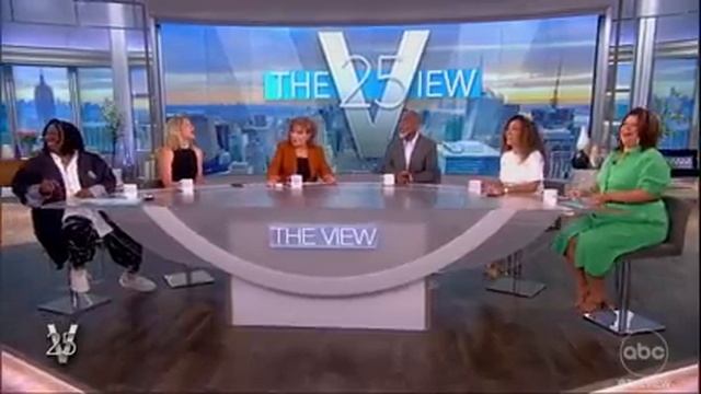 LeVar Burton Reflects on Impact of "Reading Rainbow" | The View смотреть онлайн