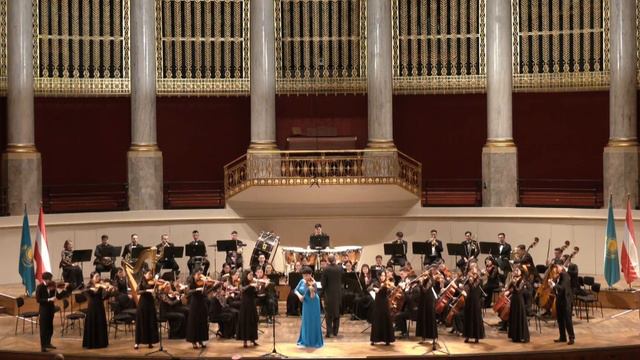Айман Мусахаджаева и ансамбль скрипачей КазНУИ / Pablo De Sarasate – 