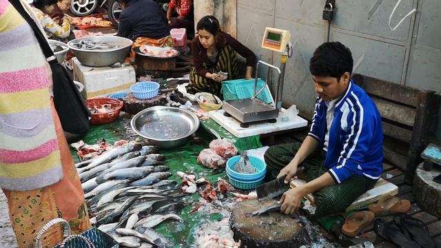 Mandalay. Myanmar. Zay Cho Market. Мьянма. Мандалай. Рынок Зай Чо.