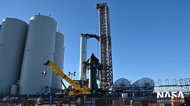 Chopsticks Prepare for Ship Lift | SpaceX Boca Chica смотреть онлайн