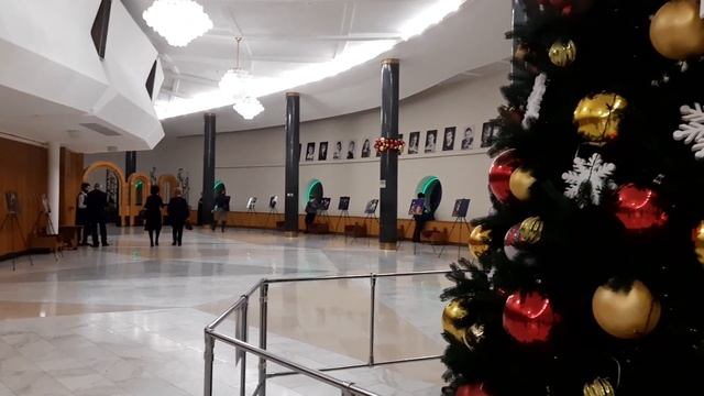 Новогодняя атмосфера в театре смотреть онлайн