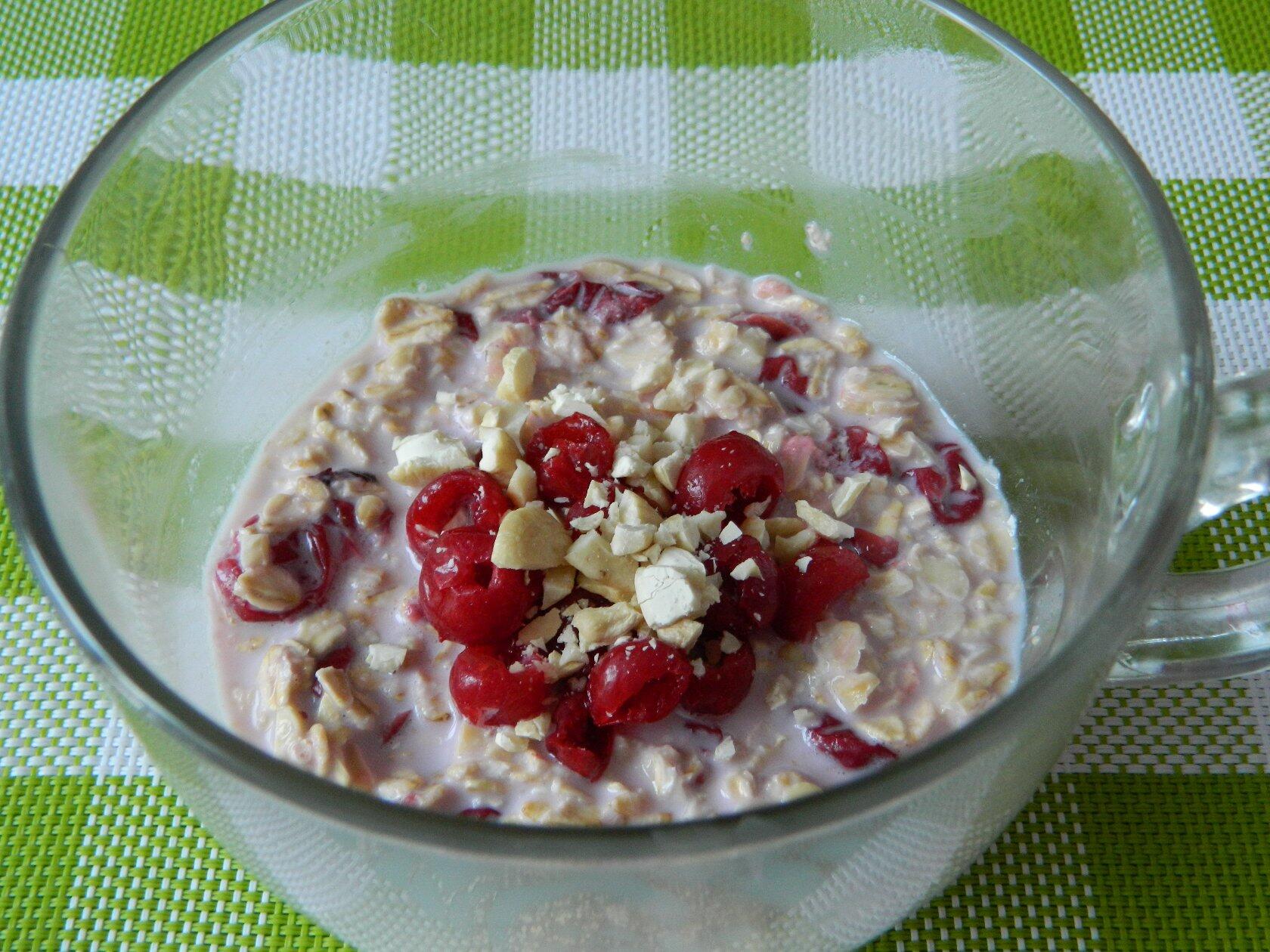 ПОЛЕЗНЫЙ ДЕСЕРТ ИЗ ОВСЯНЫХ ХЛОПЬЕВ И ЯГОД смотреть онлайн