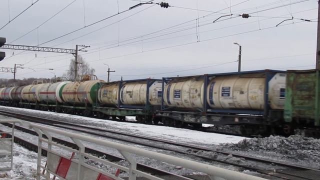 Электровозы ВЛ80С-127, ВЛ80Т-1948 и ВЛ80С-1442 с грузовыми поездами смотреть онлайн