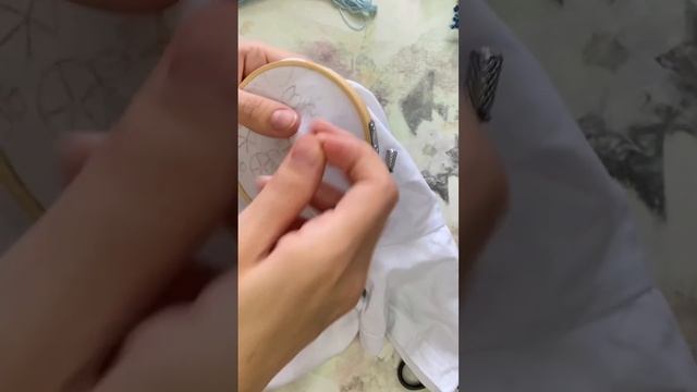 Вышивка на детской одежде. Простая розочка смотреть онлайн