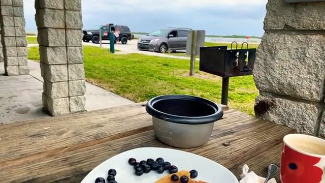 ? ЗАВТРАК с приключениями ? МИЛЛИОНЕР из КАЛИФОРНИИ Болталка КУПИЛА ПОЛИЦИЮ Vanlife 17.11.2021 смотреть онлайн