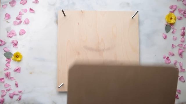 I Turn Old Flowers Into Art For A Living смотреть онлайн