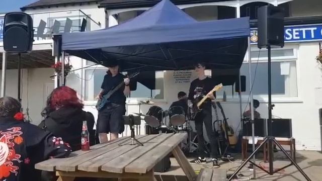 The False Promises - Help! (Beatles cover) смотреть онлайн