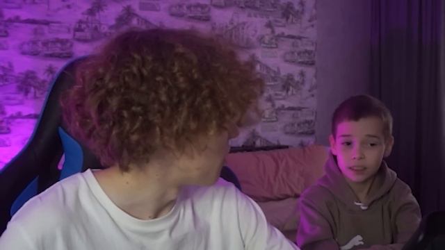 ЧТО КУПИТ МЛАДШИЙ БРАТ на 10000 ГОЛДЫ, если ЕМУ ВСЕ РАЗРЕШАТЬ!?? STANDOFF 2! ПРОКАЧКА В СТАНДОФФ 2! смотреть онлайн