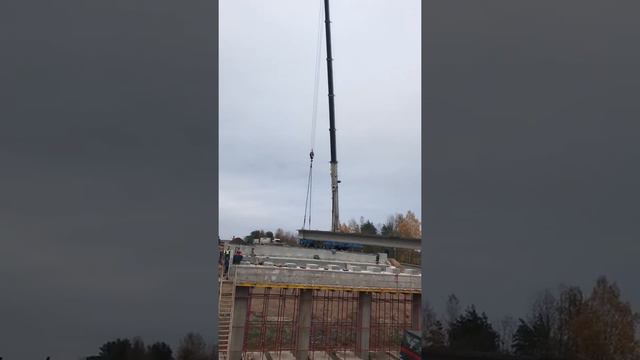 Работа двумя кранами 250 т и 220 т смотреть онлайн