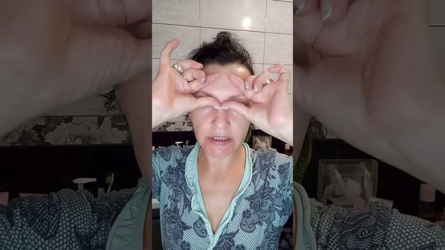 Массаж межбровки и кое что ещё смотреть онлайн