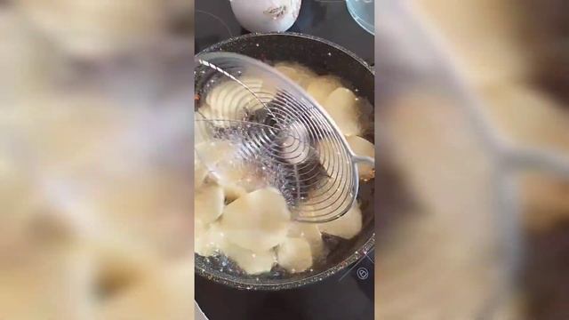 Делаем чипсы дома. Просто и вкусно. смотреть онлайн