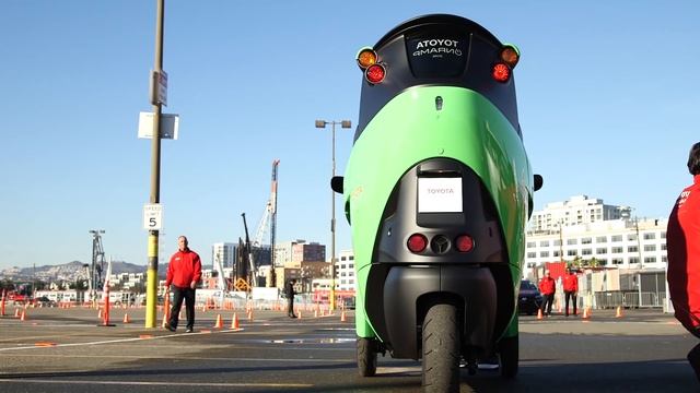 Toyota I-Road Test Drive смотреть онлайн