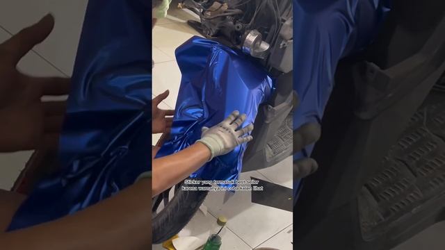 PASANG STICKER DIBODY YANG PECAH смотреть онлайн