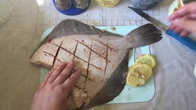 Камбала запеченная в духовке целиком.