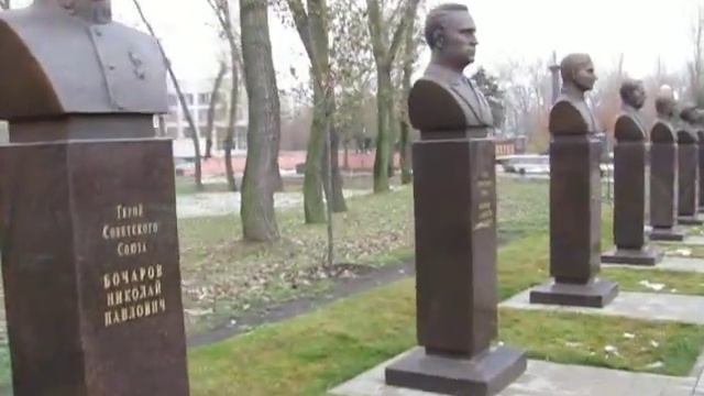 Аллея героев и памятник ВОВ РОТОНДА Воронеж смотреть онлайн