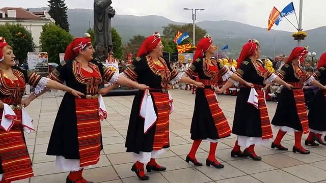 Танцова формация "Хорце"-Пазарджик - Presentation Ohrid смотреть онлайн