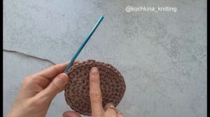 Круглая корзина с отворотом из полиэфирного шнура