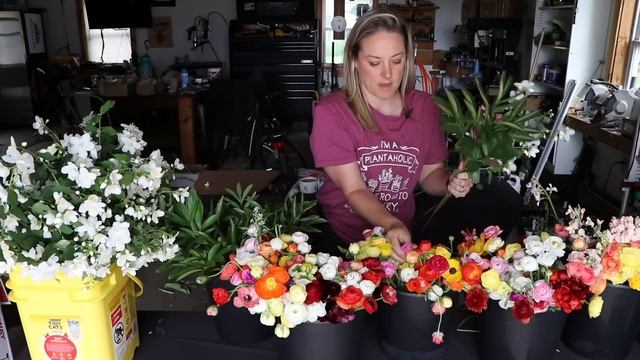 ?BEST Spring Bouquet Sessions Yet Interrupted by CUTEST Fawn ?: Mock Orange & Ranunculus! смотреть онлайн