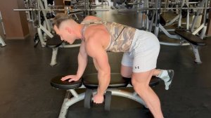 Тяга гантелей в наклоне поочерёдно. Техника выполнения