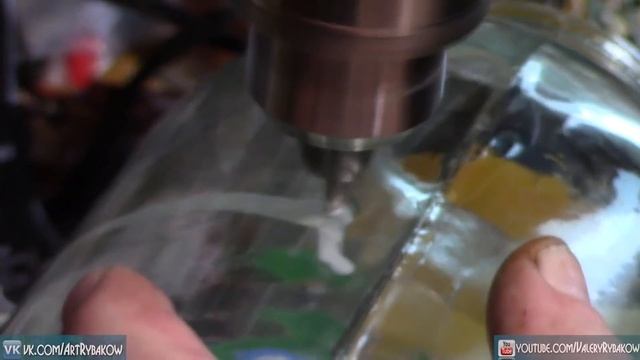 КАК ПРОСВЕРЛИТЬ ОТВЕРСТИЕ В СТЕКЛЯННОЙ БАНКЕ. Сверление стекла. Чем сверлить стекло. смотреть онлайн