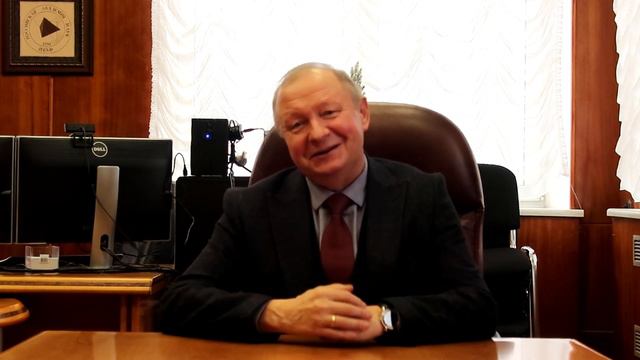 Поздравление с наступающим 2023 годом от директора ИБХФ РАН, д.х.н. Ильи Николаевича Курочкина смотреть онлайн