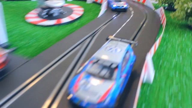 Трасса. Машинки Volkswagen на пульте управления. смотреть онлайн